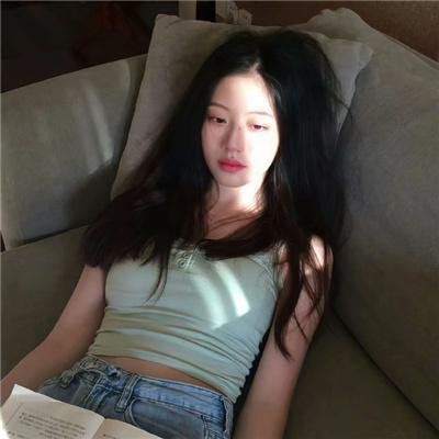 闪耀的她