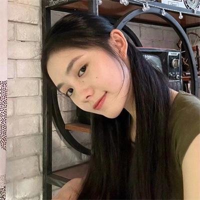 世间有她